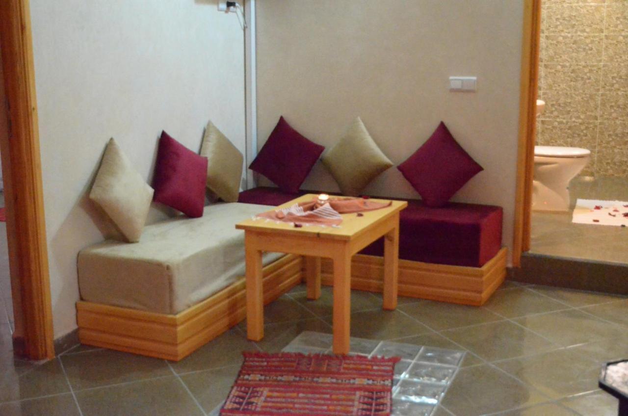 Riad As-Sawíra Exteriér fotografie